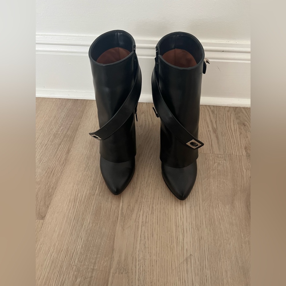 Givenchy shark lock booties. Size 37. Good used condition